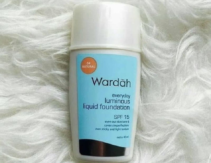 Wardah Luminous Liquid Foundation 03 Beige (Foto : tokopedia) Wardah Luminous Liquid Foundation 03 Beige (Foto : tokopedia)