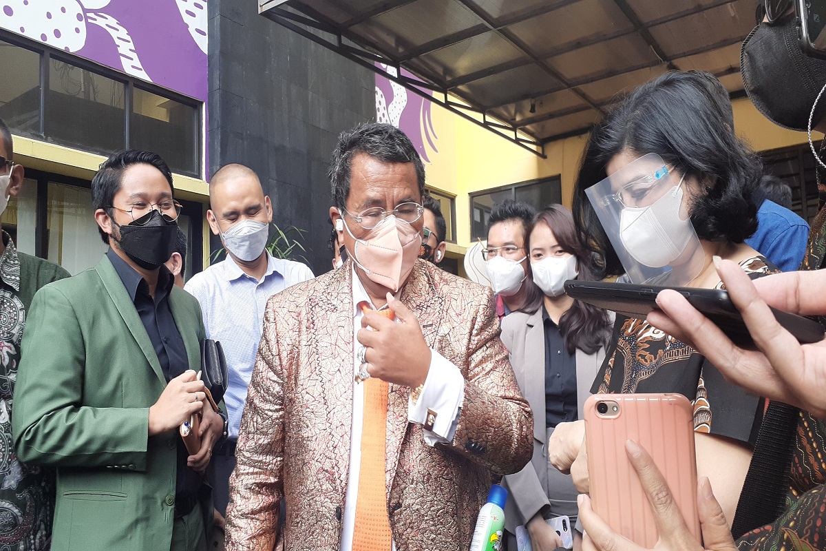 Pengacara Hotman Paris menemani Desiree Tarigan ke Komnas Perempuan. FOTO: Langgeng/GenPI Pengacara Hotman Paris menemani Desiree Tarigan ke Komnas Perempuan. FOTO: Langgeng/GenPI