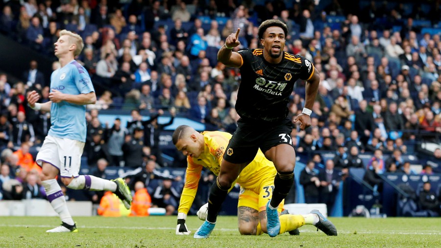 Bintang Wolves, Adama Traore menghancurkan Manchester City di Etihad Stadium. (foto: Reuters) Bintang Wolves, Adama Traore menghancurkan Manchester City di Etihad Stadium. (foto: Reuters)