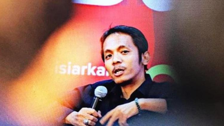 Pernyataan pengamat top satu ini sungguh menggetarkan jiwa, tapi benar-benar bisa menusuk hati PSSI jika membacanya.. (foto: Instagram/@akmalmarhali). Pernyataan pengamat top satu ini sungguh menggetarkan jiwa, tapi benar-benar bisa menusuk hati PSSI jika membacanya.. (foto: Instagram/@akmalmarhali).