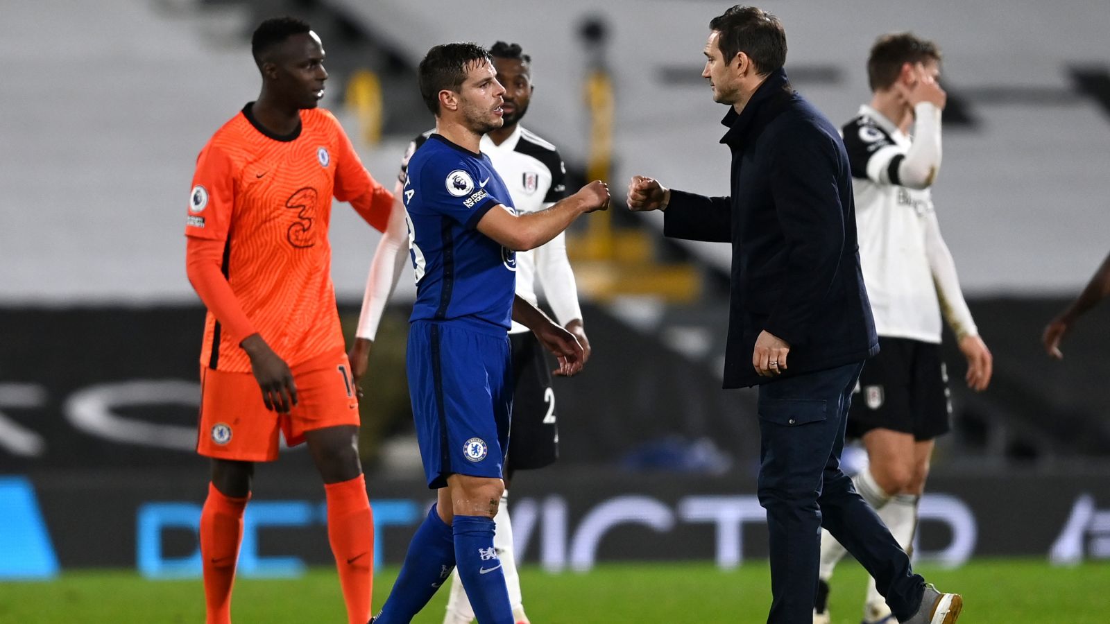 Azpilicueta dan pelatih Chelsea, Frank Lampard. (foto: twitter.com/ChelseaFC) Azpilicueta dan pelatih Chelsea, Frank Lampard. (foto: twitter.com/ChelseaFC)