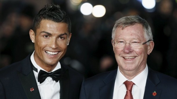 Cristiano Ronaldo dan Sir Alex Ferguson, dua legenda Manchester United. (foto: REUTERS/Stefan Wermuth) Cristiano Ronaldo dan Sir Alex Ferguson, dua legenda Manchester United. (foto: REUTERS/Stefan Wermuth)