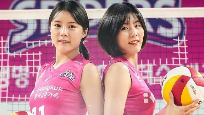 Lee Jae-yeong dan Lee Da-yeong, pemain Timnas Voli Korsel yang dihukum karena bullying. (foto: instagram.com/twins_leetwins1117) Lee Jae-yeong dan Lee Da-yeong, pemain Timnas Voli Korsel yang dihukum karena bullying. (foto: instagram.com/twins_leetwins1117)