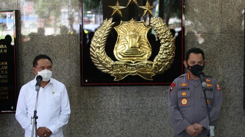 Menpora memberikan titahnya saat membantu Timnas serta PSSI untuk mendapatkan surat izin dari pihak Polri. (foto: Antara) Menpora memberikan titahnya saat membantu Timnas serta PSSI untuk mendapatkan surat izin dari pihak Polri. (foto: Antara)