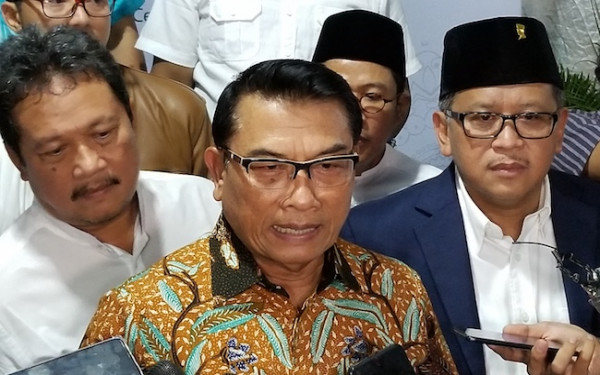 Tim Agus Harimurti Yudhoyono (AHY) seakan memberikan badai yang bisa mencelakakan kubu Jenderal Purn Moeldoko lewat pernyataan tegasnya. (Foto: Fathan Sinaga/JPNN) Tim Agus Harimurti Yudhoyono (AHY) seakan memberikan badai yang bisa mencelakakan kubu Jenderal Purn Moeldoko lewat pernyataan tegasnya. (Foto: Fathan Sinaga/JPNN)