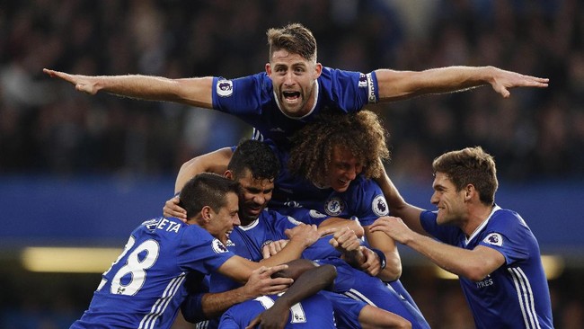 Selebrasi skuad Chelsea usai membantai Man United 4-0 pada 2016 lalu. (foto: Reuters / John Sibley) Selebrasi skuad Chelsea usai membantai Man United 4-0 pada 2016 lalu. (foto: Reuters / John Sibley)