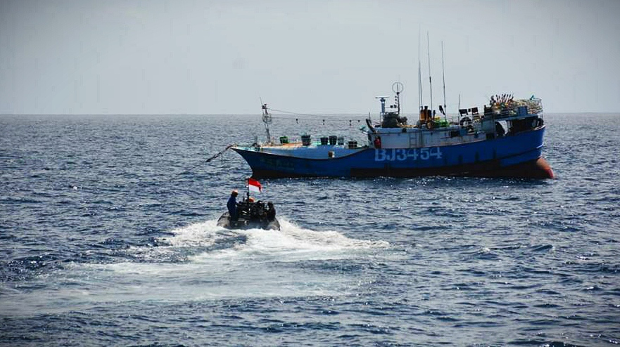 TNI AL Tangkap Kapal Ikan Asing Berbendera Taiwan. Foto: Dok Penerangan Koarmada I. TNI AL Tangkap Kapal Ikan Asing Berbendera Taiwan. Foto: Dok Penerangan Koarmada I.
