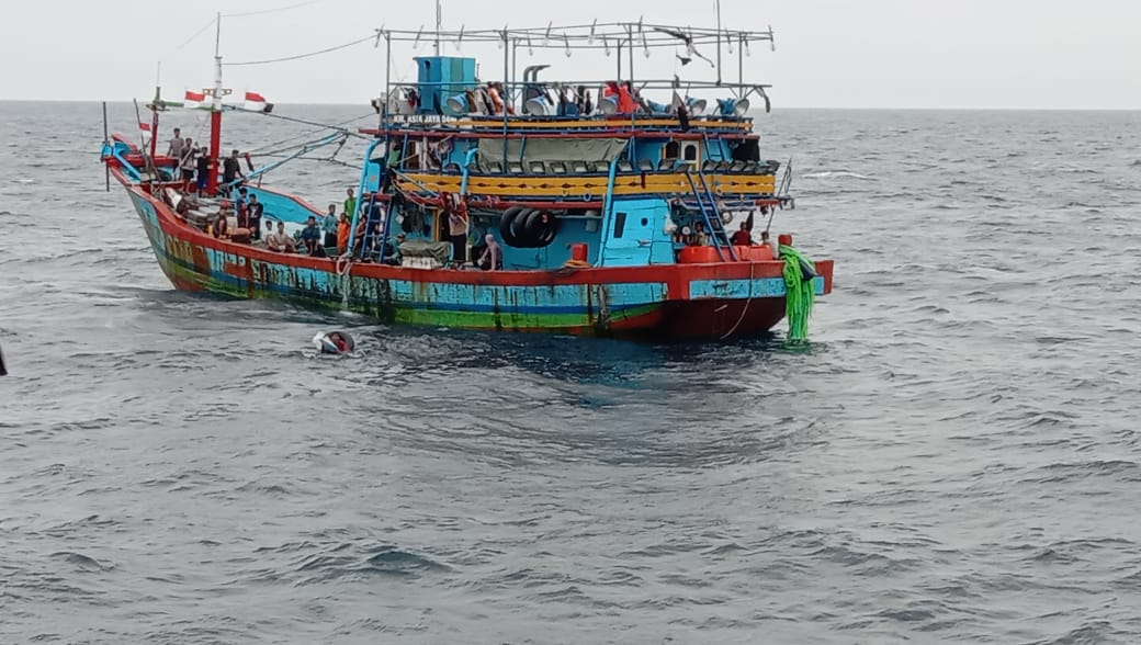 KKP mengamankan empat kapal perikanan yang melakukan pelanggaran di perairan utara Pulau Kangean, Jawa Timur, Senin (22/2/2021). Foto: Dok KKP RI. KKP mengamankan empat kapal perikanan yang melakukan pelanggaran di perairan utara Pulau Kangean, Jawa Timur, Senin (22/2/2021). Foto: Dok KKP RI.