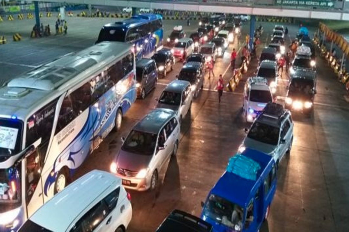 Pelabuhan Merak saat mudik 2019 (foto: JPNN) Pelabuhan Merak saat mudik 2019 (foto: JPNN)