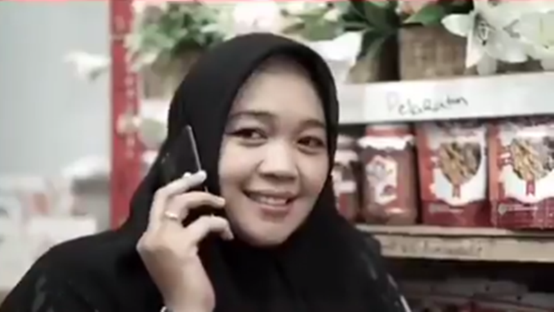 Kenny Alkano, pemilik merek Abon Nona Tuna (foto: SC YouTube Jemput Rezeki) Kenny Alkano, pemilik merek Abon Nona Tuna (foto: SC YouTube Jemput Rezeki)