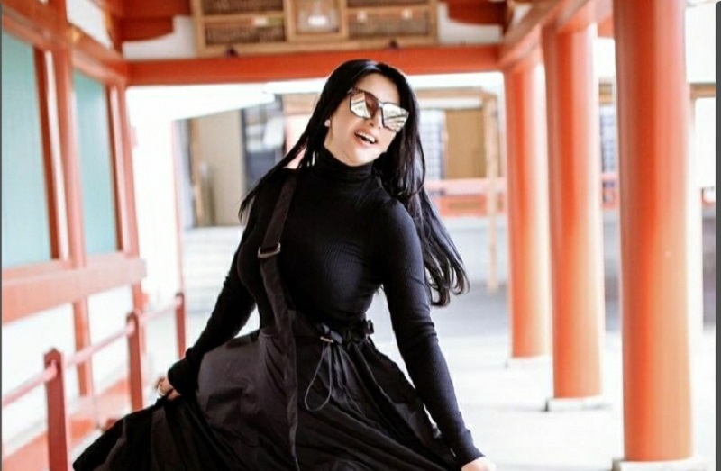 Penyanyi Syahrini ( foto: instagram @reinobarack) Penyanyi Syahrini ( foto: instagram @reinobarack)