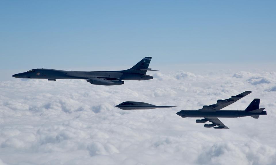 Ilustrasi bomber siluman Amerika. AIR FORCE COURTESY PHOTO BY SAGAR PATHAK Ilustrasi bomber siluman Amerika. AIR FORCE COURTESY PHOTO BY SAGAR PATHAK