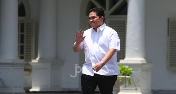 Menteri BUMN Erick Thohir di kompleks Istana Negara. (Foto: jpnn) Menteri BUMN Erick Thohir di kompleks Istana Negara. (Foto: jpnn)