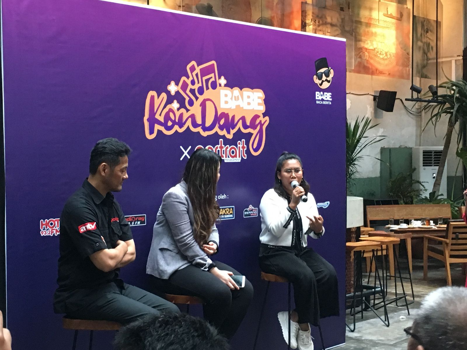 Lebih Kekinian, Pencarian Bakat Penyanyi Dangdut Melalui Aplikasi. Foto: Mia Kamila/GenPI.co Lebih Kekinian, Pencarian Bakat Penyanyi Dangdut Melalui Aplikasi. Foto: Mia Kamila/GenPI.co