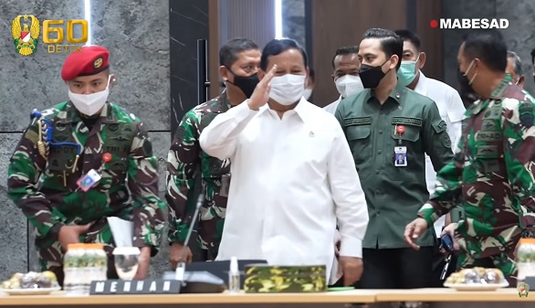 Duet Prabowo-Puan Diadang Anies Baswedan-AHY, 2024 Makin Ngeri (Foto: YouTube TNI AD) Duet Prabowo-Puan Diadang Anies Baswedan-AHY, 2024 Makin Ngeri (Foto: YouTube TNI AD)