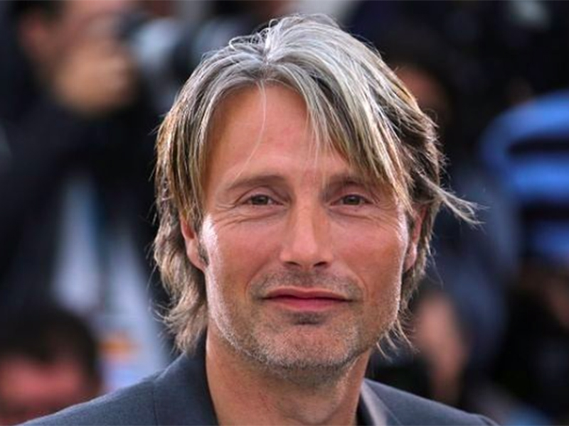 Mads Mikkelsen, aktor pengganti Johnny Depp dalam film Fantastic Beasts 3. Foto: Instagram @theofficialmads Mads Mikkelsen, aktor pengganti Johnny Depp dalam film Fantastic Beasts 3. Foto: Instagram @theofficialmads