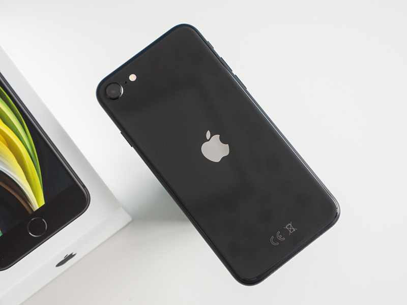 iPhone SE. Foto: Phone Arena iPhone SE. Foto: Phone Arena