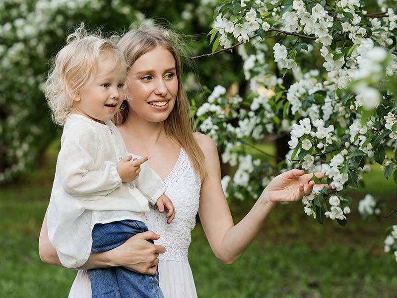 Ilustrasi ibu dan anak. Foto: Pixabay Ilustrasi ibu dan anak. Foto: Pixabay