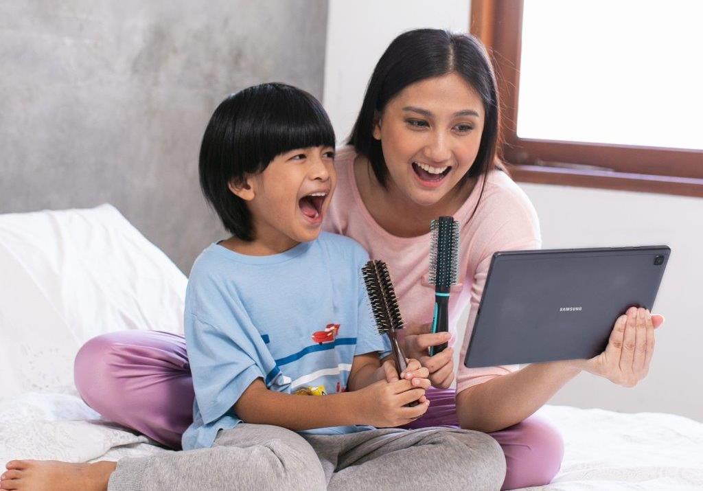 lustrasi anak belajar dan bermain. Foto: Samsung lustrasi anak belajar dan bermain. Foto: Samsung