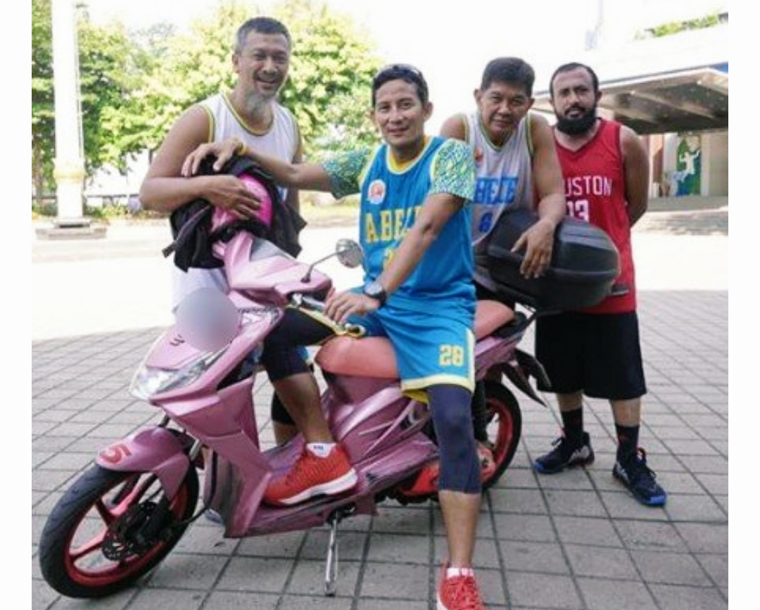 Sandiaga Uno Nge Beat Dengan Motor Pink