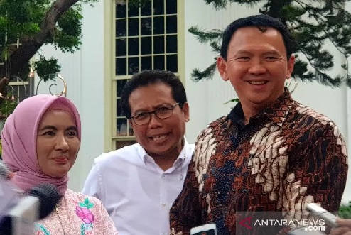 Ilustrasi: Direktur Utama PT Pertamina (Persero) Nicke Widyawati (kiri), didampingi oleh Komisaris Utama Basuki Tjahaja Purnama (kanan), dan Juru Bicara Presiden Fadjroel Rachman (tengah) di Istana Merdeka, Jakarta, Senin (9/12/2019). (ANTARA/Bayu Prasety Ilustrasi: Direktur Utama PT Pertamina (Persero) Nicke Widyawati (kiri), didampingi oleh Komisaris Utama Basuki Tjahaja Purnama (kanan), dan Juru Bicara Presiden Fadjroel Rachman (tengah) di Istana Merdeka, Jakarta, Senin (9/12/2019). (ANTARA/Bayu Prasety