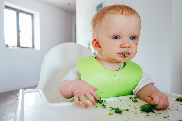 Ilustrasi anak makan sayur. Foto: Freepik Ilustrasi anak makan sayur. Foto: Freepik