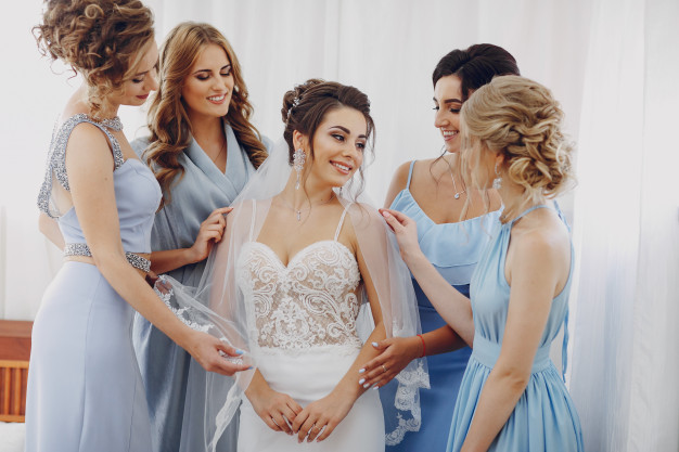 Ilustrasi pengiring pengantin. Foto: Freepik Ilustrasi pengiring pengantin. Foto: Freepik