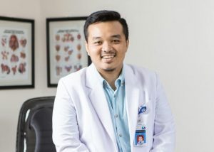 Arif Tunjungseto, Dokter Spesialis Kebidanan dan Kandungan Rumah Sakit Premier Surabaya. Foto: Dokter Seto Arif Tunjungseto, Dokter Spesialis Kebidanan dan Kandungan Rumah Sakit Premier Surabaya. Foto: Dokter Seto