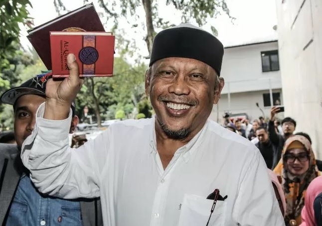 ARSIP: Politikus PAN Eggi Sudjana (tengah) bersiap menjalani pemeriksaan di Dirkrimum Polda Metro Jaya, Jakarta, Senin (13/5/2019). (ANTARA/Jaya Kusuma/ama) ARSIP: Politikus PAN Eggi Sudjana (tengah) bersiap menjalani pemeriksaan di Dirkrimum Polda Metro Jaya, Jakarta, Senin (13/5/2019). (ANTARA/Jaya Kusuma/ama)