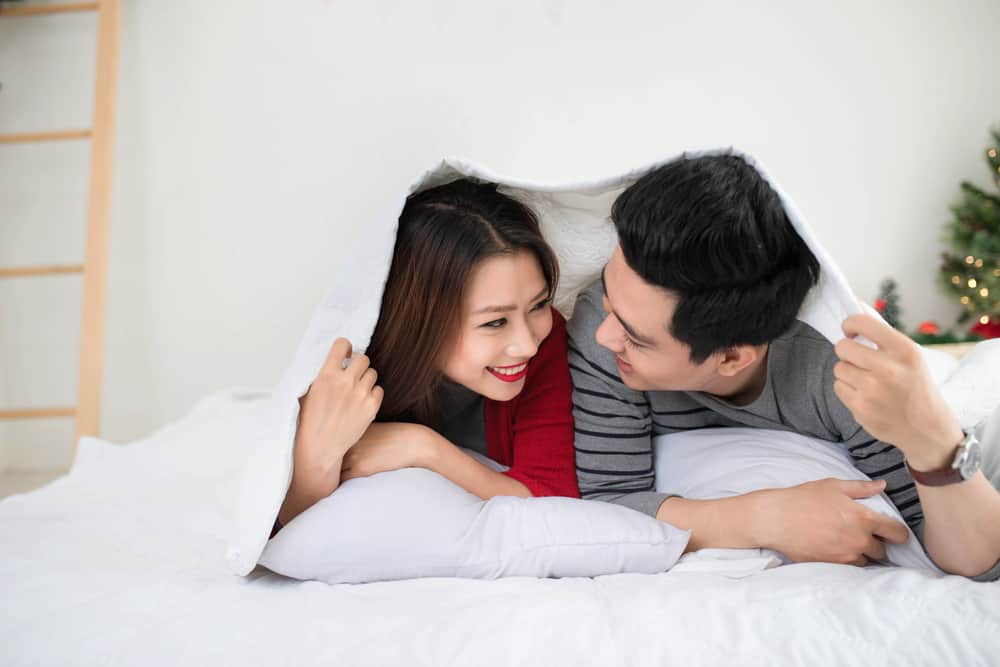 Ilustrasi pasangan bahagia. Foto: Shutterstock Ilustrasi pasangan bahagia. Foto: Shutterstock