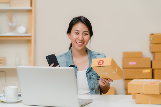 Transformasi Warung Jadi Titik Pembayaran Belanja Online. Foto: Freepik Transformasi Warung Jadi Titik Pembayaran Belanja Online. Foto: Freepik