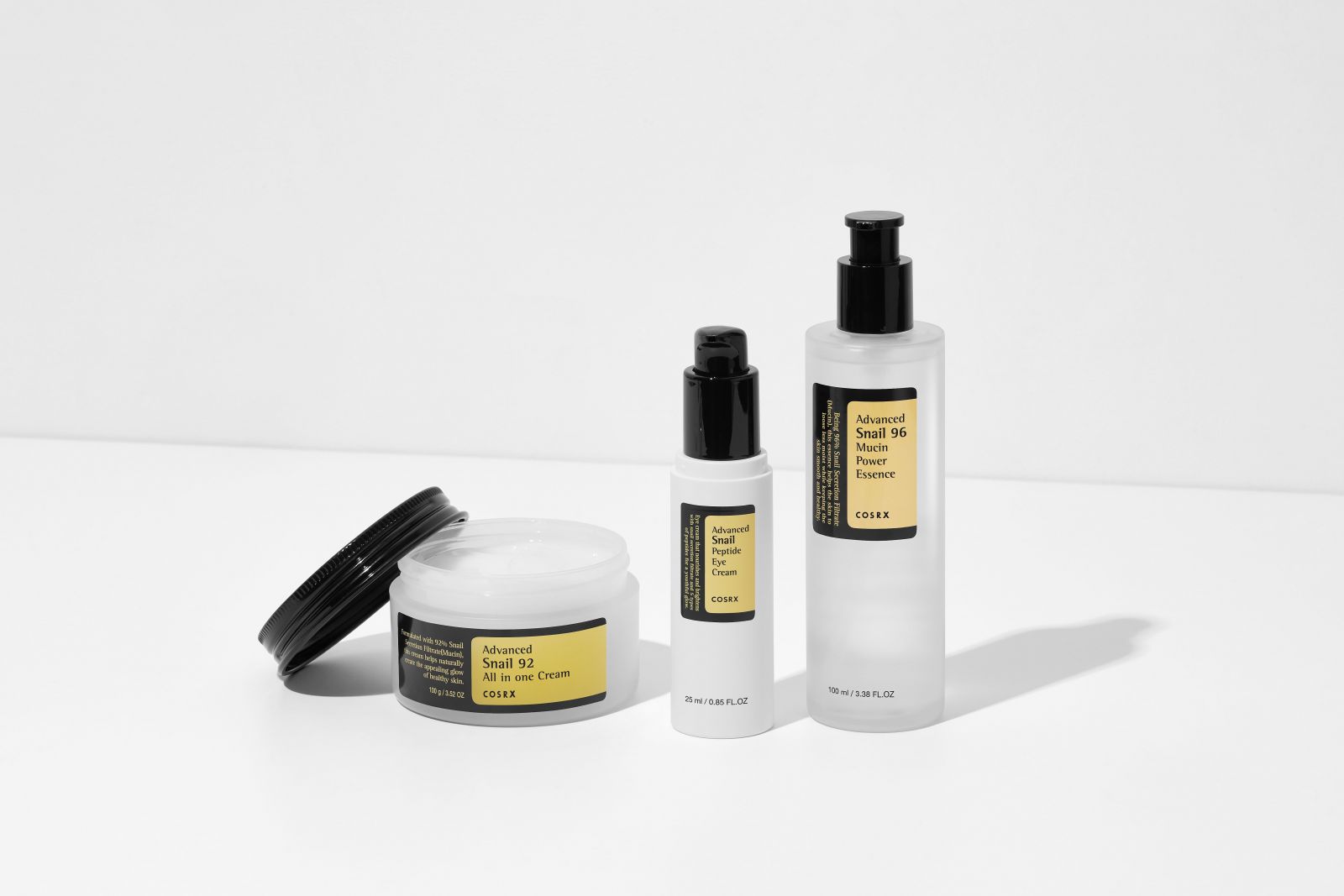 Advanced Snail Peptide Eye Cream ampuh hempas kantung mata. Foto: PR Sociolla Advanced Snail Peptide Eye Cream ampuh hempas kantung mata. Foto: PR Sociolla