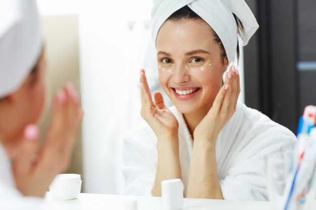 Skin care alami belum tentu aman. Foto: Pressfoto/Freepik Skin care alami belum tentu aman. Foto: Pressfoto/Freepik