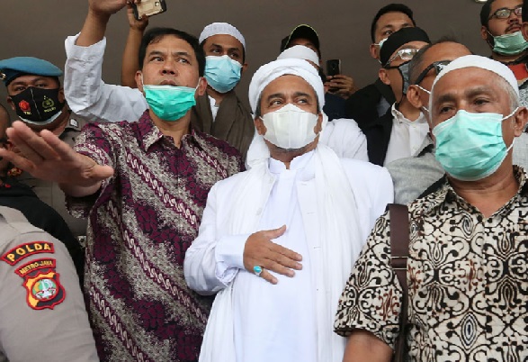Ahli Bahasa Bikin Habib Rizieq Makin Terpojok, Ngeri-Ngeri Sedap (Foto: jpnn/GenPI.co) Ahli Bahasa Bikin Habib Rizieq Makin Terpojok, Ngeri-Ngeri Sedap (Foto: jpnn/GenPI.co)
