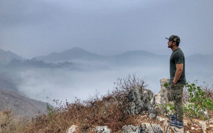 Melatih Kedisiplinan Hengky Kurniawan Gemar Mendaki Gunung