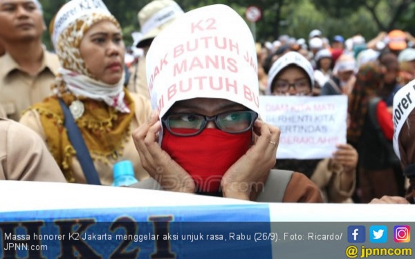 Mau Perpanjangan Kontrak, Honorer K2 di Jakarta Disuruh Masuk Got Mau Perpanjangan Kontrak, Honorer K2 di Jakarta Disuruh Masuk Got