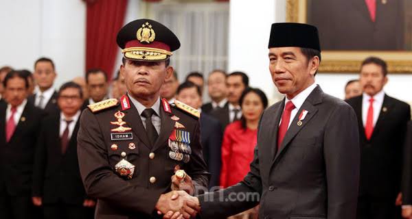 Hasil Poling Pengganti Moeldoko Bikin Kaget, Eks Kapolri Terpilih - Mantan Kapolri Jenderal (purn) Idham Azis terpilih dalam poling yang dilakukan politikus Partai Demokrat (Foto: dok JPNN.com/GenPI.co) Hasil Poling Pengganti Moeldoko Bikin Kaget, Eks Kapolri Terpilih - Mantan Kapolri Jenderal (purn) Idham Azis terpilih dalam poling yang dilakukan politikus Partai Demokrat (Foto: dok JPNN.com/GenPI.co)