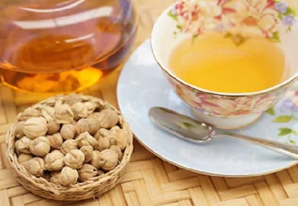 Minum Teh Hijau Khasiatnya Bisa Bikin Melongo (Foto: Shutterstock) Minum Teh Hijau Khasiatnya Bisa Bikin Melongo (Foto: Shutterstock)