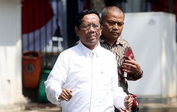 Mendadak Mahfud MD Bicara Lantang 6 Laskar FPI, Bikin Melongo (Foto: JPNN.com/GenPI.co) Mendadak Mahfud MD Bicara Lantang 6 Laskar FPI, Bikin Melongo (Foto: JPNN.com/GenPI.co)
