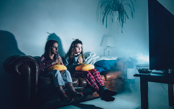 3 Film Horor Korea yang Bisa Kamu Tonton Selama di Rumah. Foto: Freepik 3 Film Horor Korea yang Bisa Kamu Tonton Selama di Rumah. Foto: Freepik