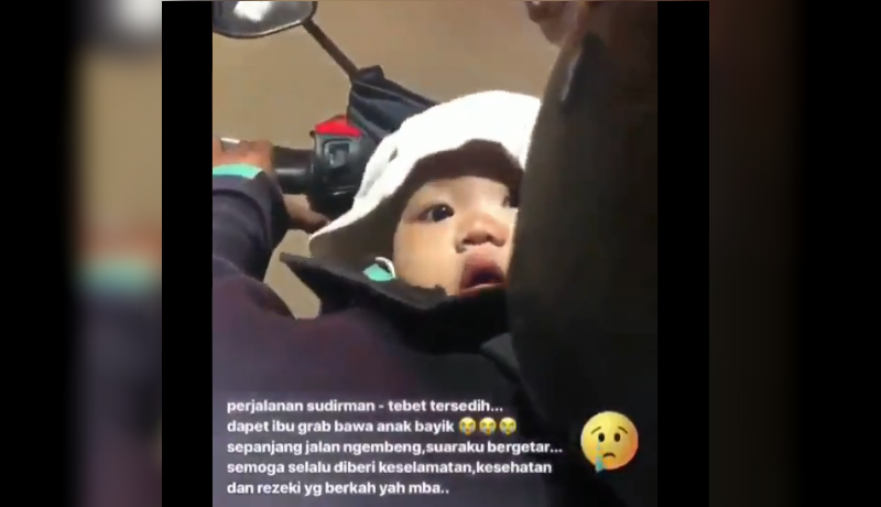 Viral ibu drivel ojol bawa serta bayi 8 bulan sebab tak ada yang menjaga (Foto : Istimewa) Viral ibu drivel ojol bawa serta bayi 8 bulan sebab tak ada yang menjaga (Foto : Istimewa)