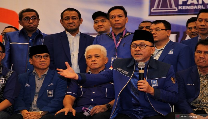 Ketum PAN Zulkifli Hasan bersama Hatta Rajasa. Foto: Antara Ketum PAN Zulkifli Hasan bersama Hatta Rajasa. Foto: Antara