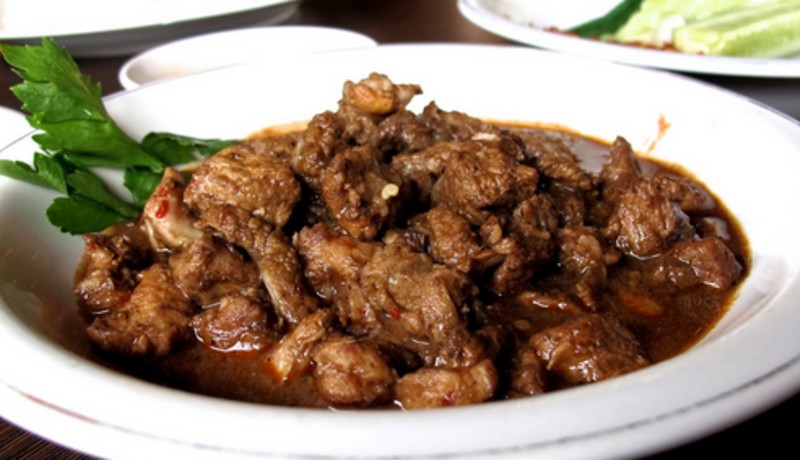 Saksang menjadi kuliner legendaris asal Sumatra Utara (sumber: campur aduk) Saksang menjadi kuliner legendaris asal Sumatra Utara (sumber: campur aduk)