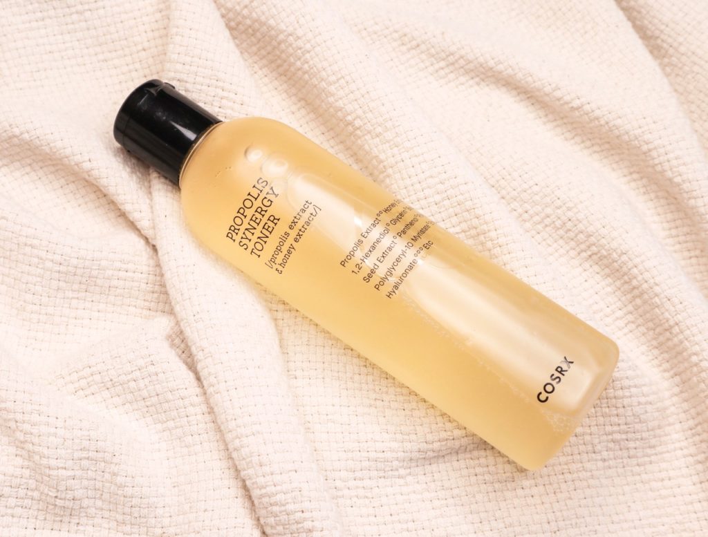 COSRX Full Fit Propolis Synergy Toner. Foto: sugarpeachesloves.net COSRX Full Fit Propolis Synergy Toner. Foto: sugarpeachesloves.net