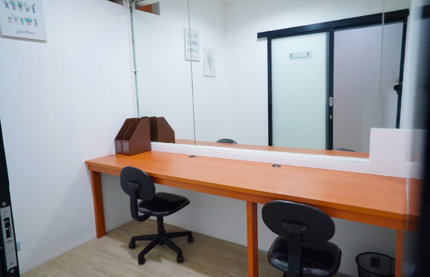 Lagi Cari Tempat Ngetik Skripsi atau Meeting? Di Sini Tempatnya. Foto: Aan/GenPI.co Lagi Cari Tempat Ngetik Skripsi atau Meeting? Di Sini Tempatnya. Foto: Aan/GenPI.co