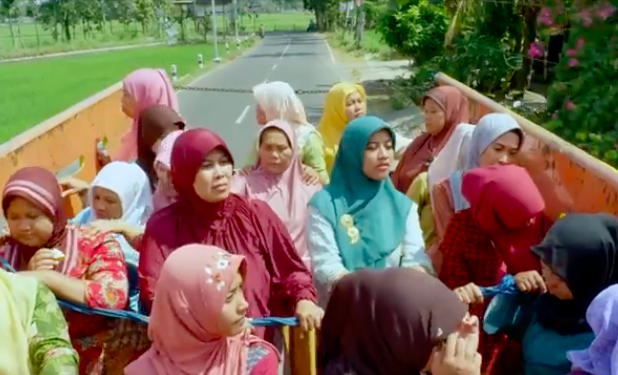 Cuplikan film Tilik. Foto: YouTube Ravacana Films Cuplikan film Tilik. Foto: YouTube Ravacana Films