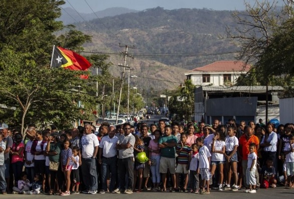 Masyarakat Timor Leste saat menyaksikan peresmian jembatan dan taman BJ Habibie pada Kamis 29 Agustus 2019 (ANTARA FOTO/Dhemas Reviyanto) Masyarakat Timor Leste saat menyaksikan peresmian jembatan dan taman BJ Habibie pada Kamis 29 Agustus 2019 (ANTARA FOTO/Dhemas Reviyanto)