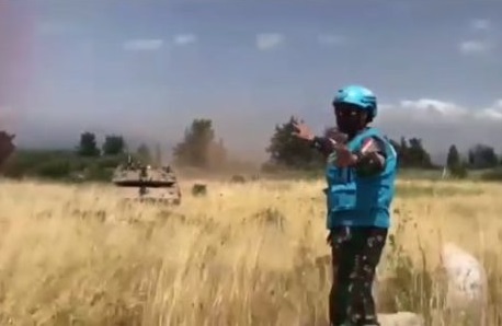 Aksi Prajurit TNI Hadang Tank Israel di Lebanon Bikin Melongo (Foto: YouTube) Aksi Prajurit TNI Hadang Tank Israel di Lebanon Bikin Melongo (Foto: YouTube)
