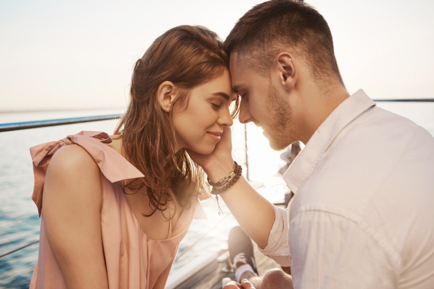 Ilustrasi pasangan romantis. Foto: Freepik Ilustrasi pasangan romantis. Foto: Freepik