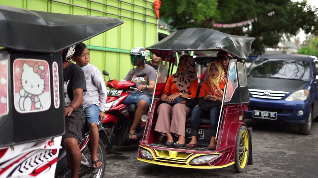 Serunya Berkeliling Gorontalo Dengan Transportasi Andalan